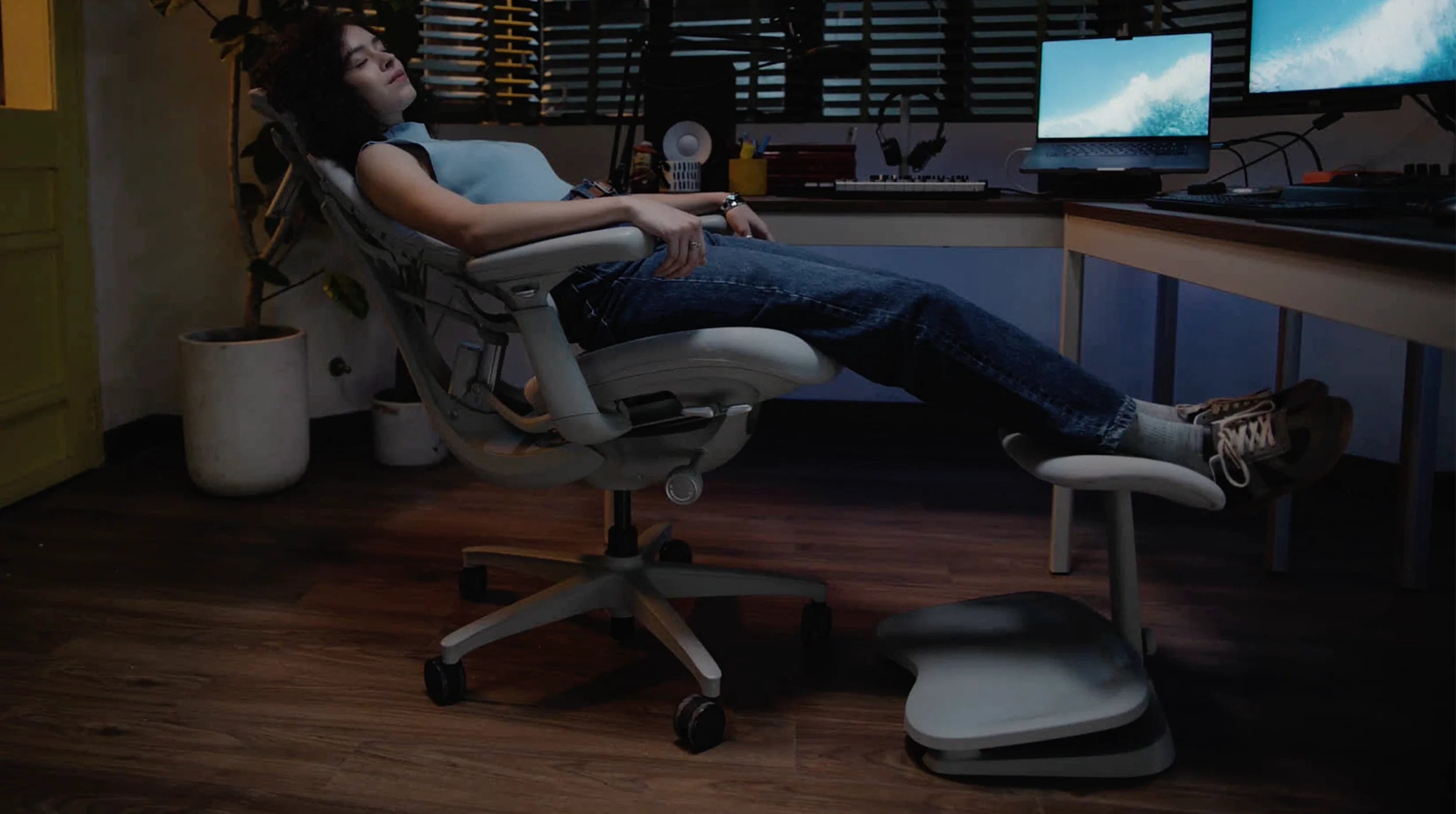 LiberNovo StepSync Footrest – LiberNovo Singapore